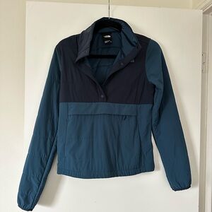 The North Face - Women’s Two Toned button up pull over - XS